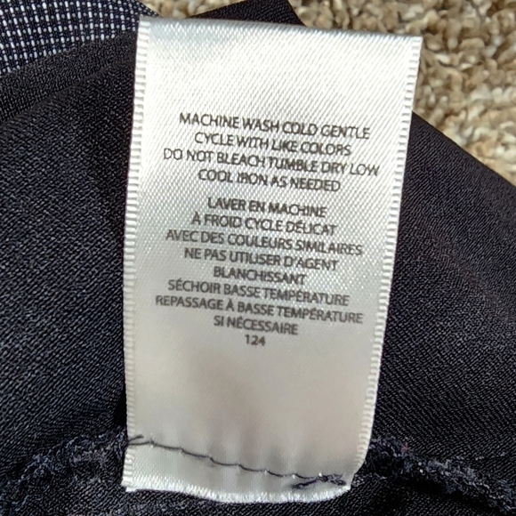 3/$15 Van Heusen Stretch Pencil Skirt - Size 2 - Picture 6 of 7